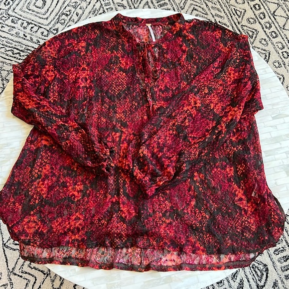 Free People- out for the night top - Picture 2 of 7